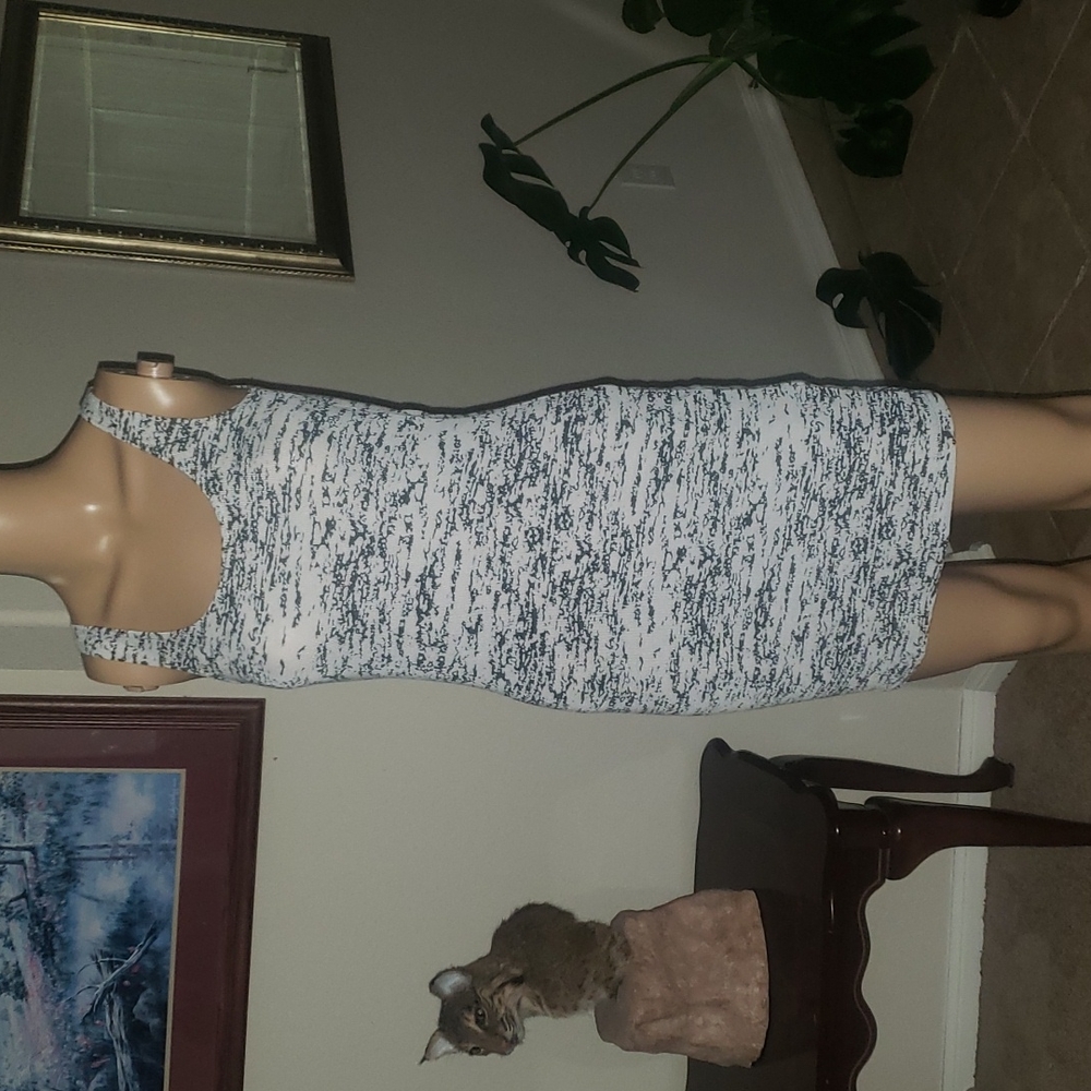Divided 4 stretchy body hugging crackle pattern tank dress/ tunic airy